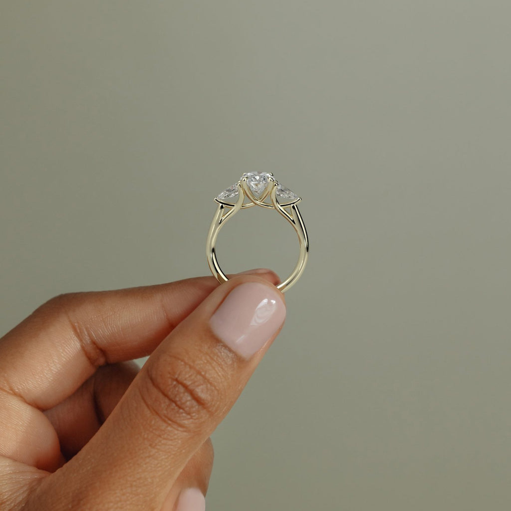 4.0Ct Oval Lab Grown Diamond Engagement ring