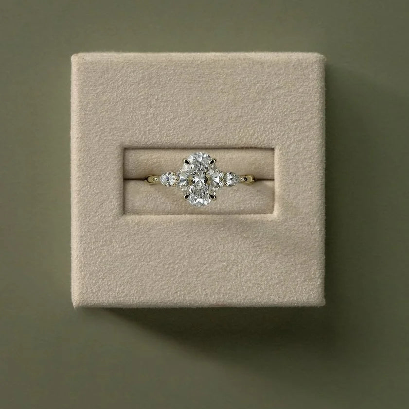 4.0Ct Oval Lab Grown Diamond Engagement ring