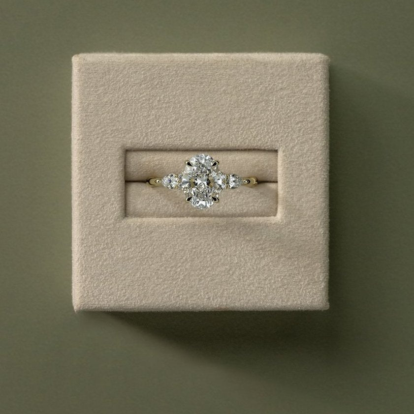 4.0Ct Oval Lab Grown Diamond Engagement ring