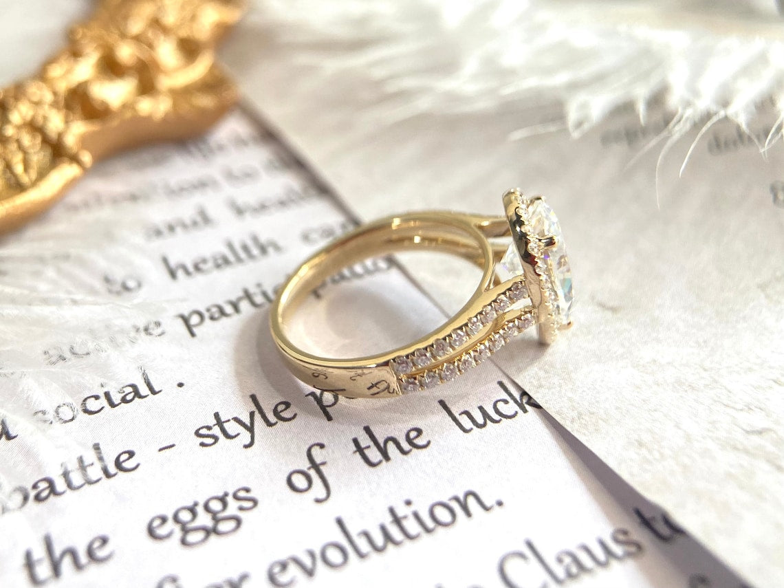 1.0 - 3.50 CT Pear Lab Grown Diamond Halo Setting Engagement Ring